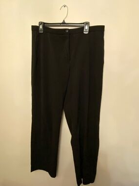 Classic Women's Black Straight-Leg Dress Pants Size 16